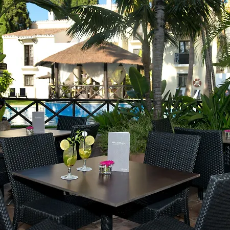 蓝湾巴努斯酒店 4*